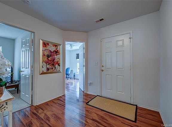 5th image of 708 Willow Creek Dr