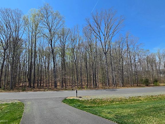 3rd image of 105 Chimney Swift Rd