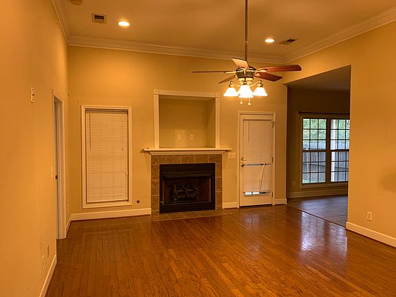 2nd image of 5421 Moores Cir