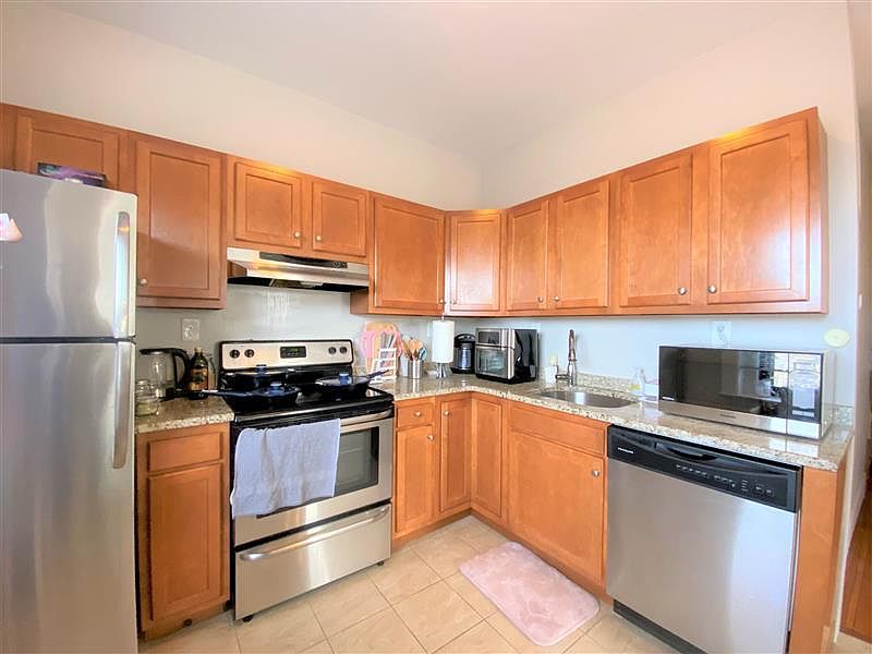 1st image of 9 Sewall Ave APT 214