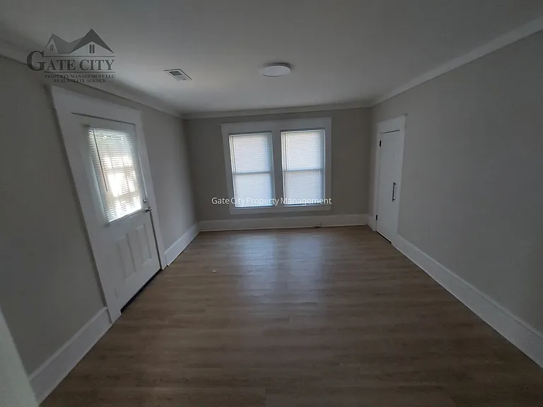 1105 Adams St — Photo 7