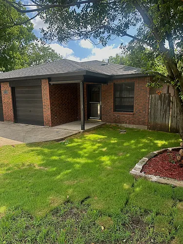 227 San Angelo St #B Photo 1