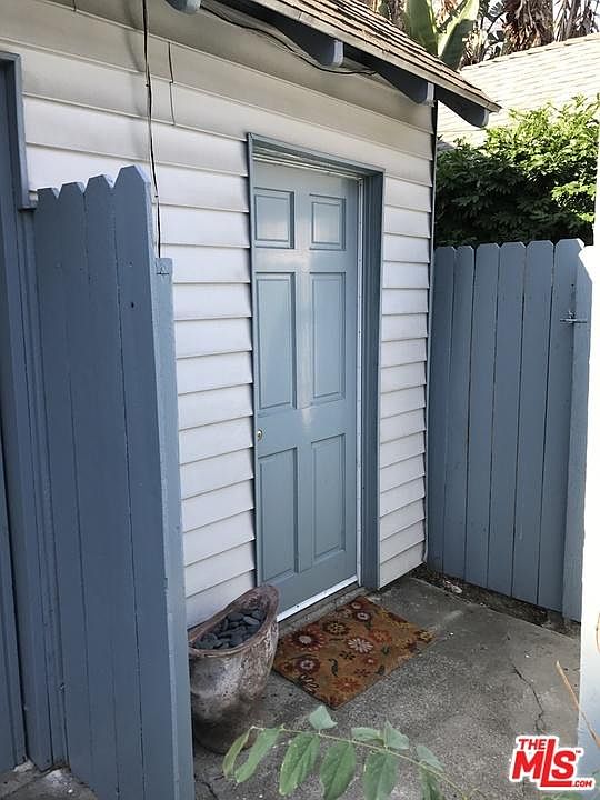 1st image of 10732 1/2 Aqua Vista St