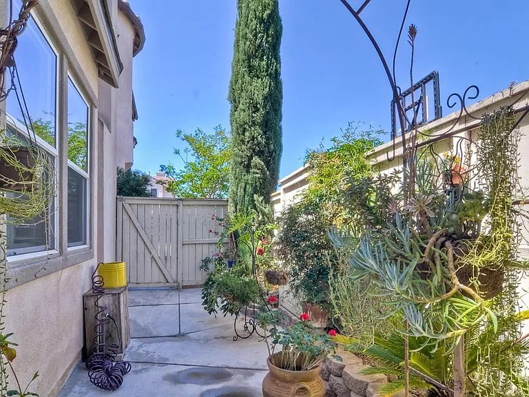 16489 Sunstone Dr — Photo 14