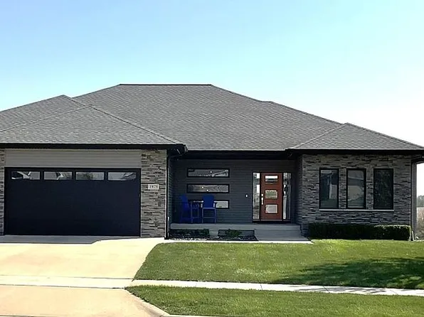 1875 Stone Creek Cir, North Liberty, IA 52317