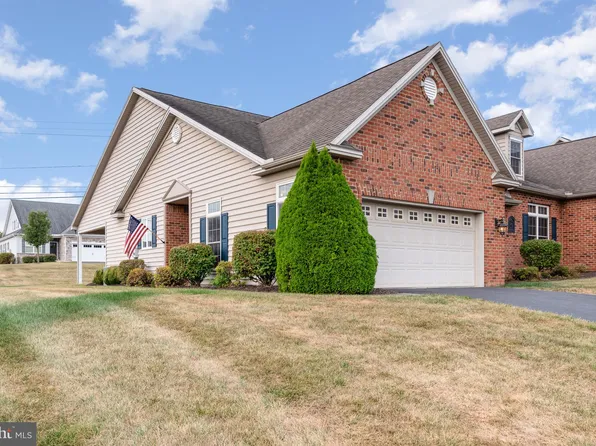1555 Revere Dr, Mechanicsburg, PA 17050