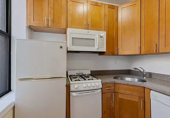 3rd image of 441 3rd Ave #6F