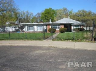 913 W Meadows Pl, Peoria, IL