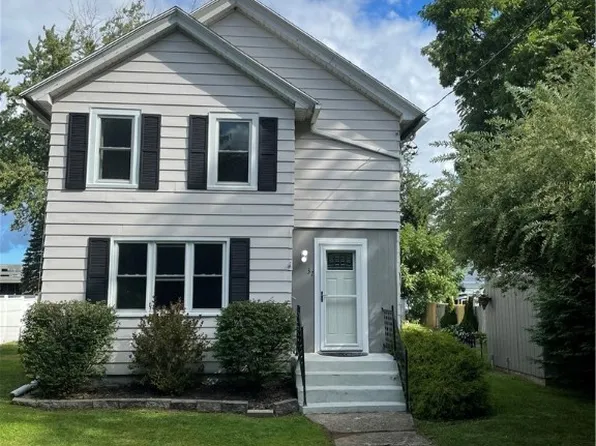 37 W Union St, Holley, NY 14470