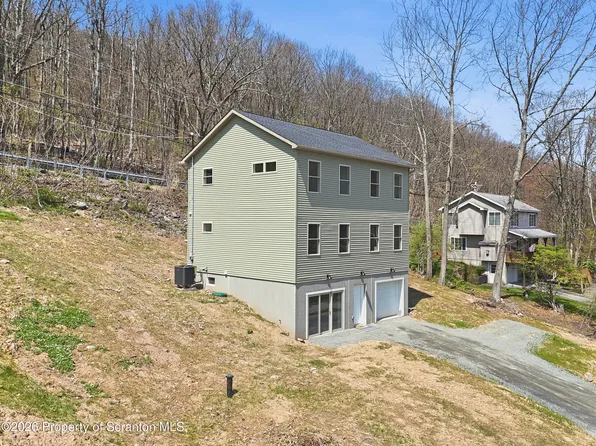7 1/2 Lakeview Dr, Tunkhannock, PA 18657