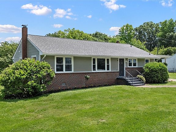 4th image of 1311 Dinwiddie Ave