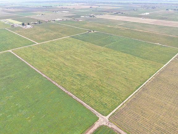 3rd image of 21610 N Devries Rd