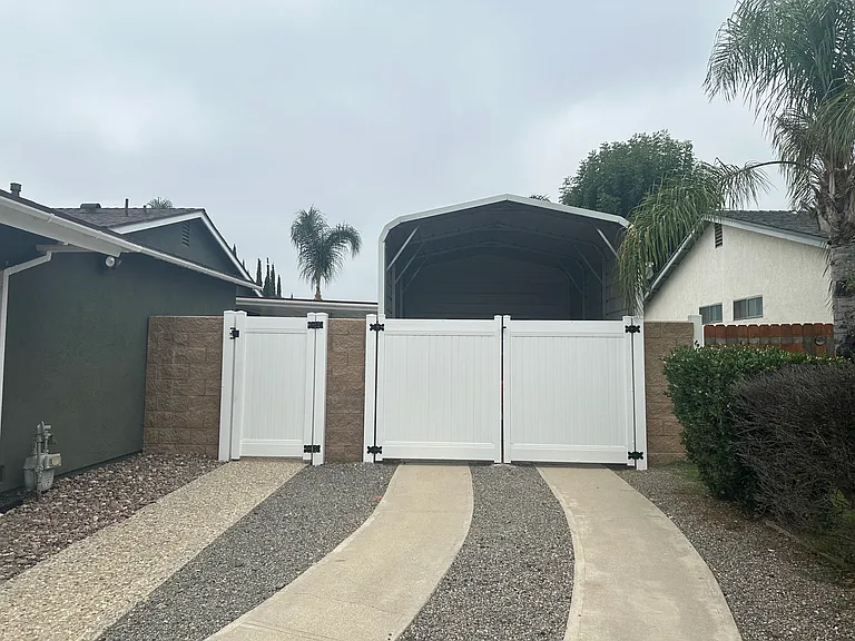 815 W Citron St — Photo 2