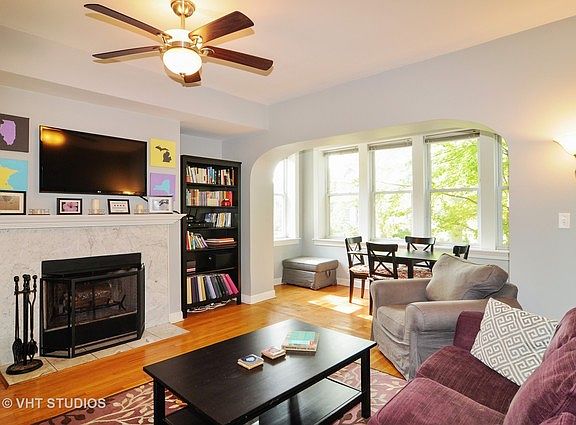 2nd image of 1350 W Glenlake Ave #1