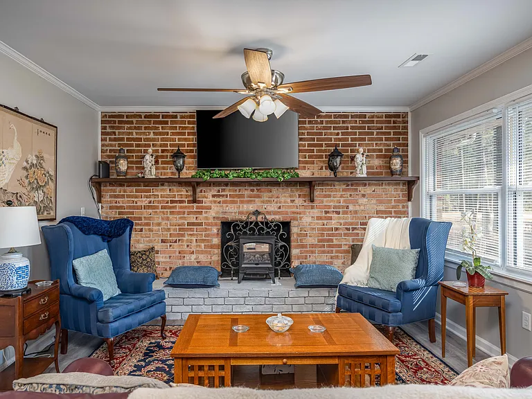 7602 Beechwood Dr — Photo 6