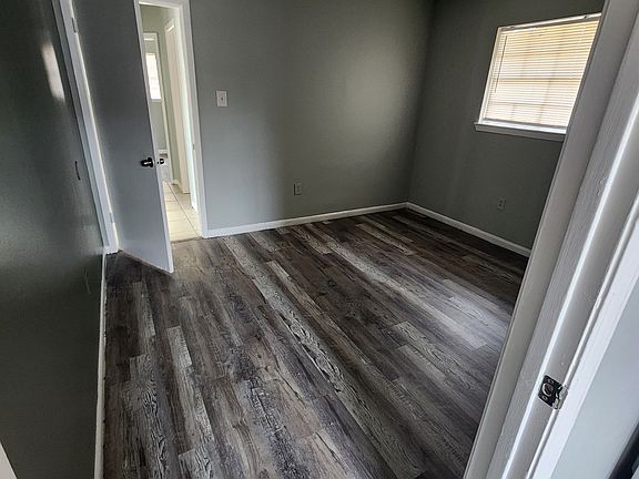 4th image of 414 W Stevens Cir