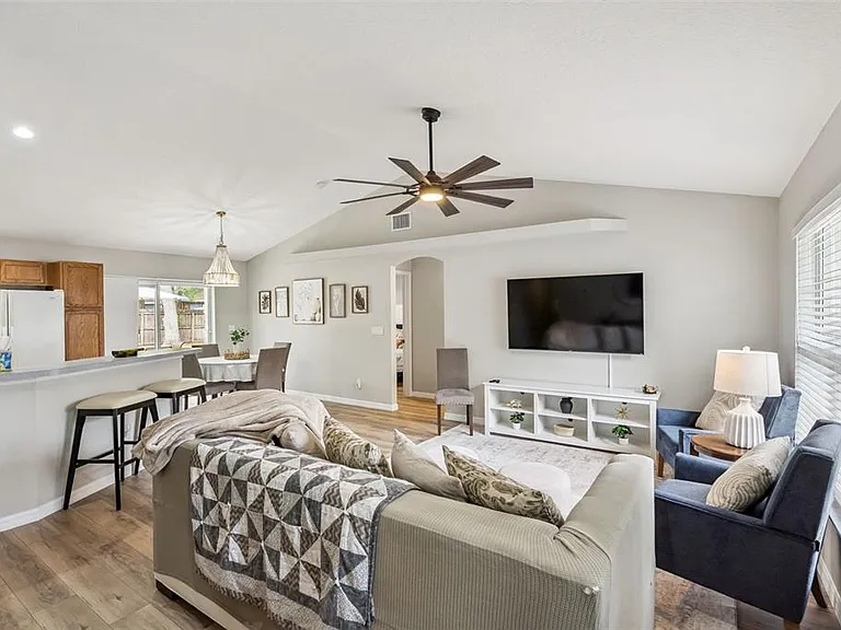165 Quail Oaks Cir — Photo 6