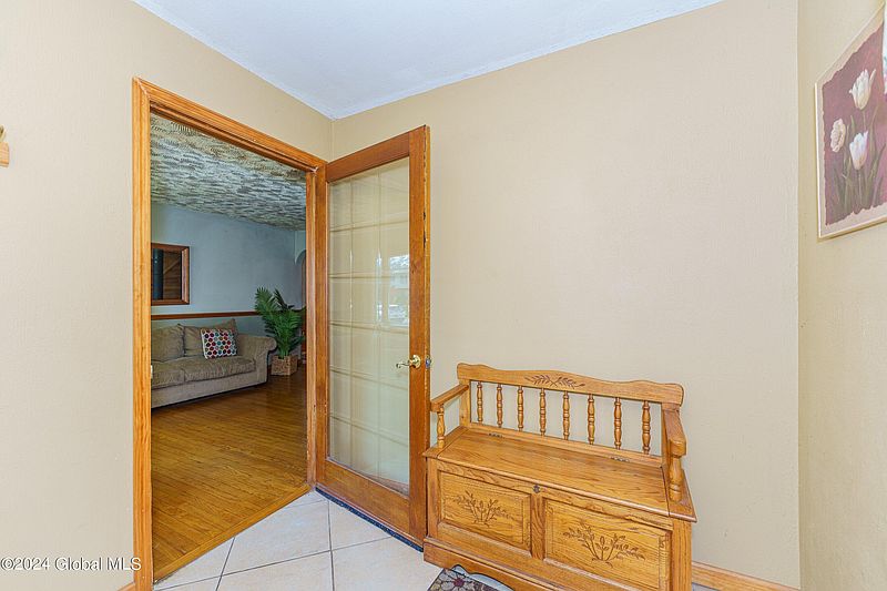 5th image of 1380 Lawn Avenue