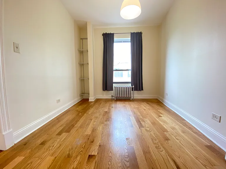 4552 N Clark Street — Photo 23