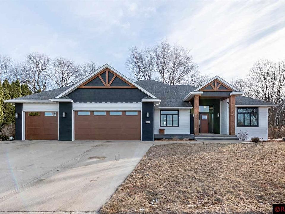 2nd image of 2110 Coventry Ln