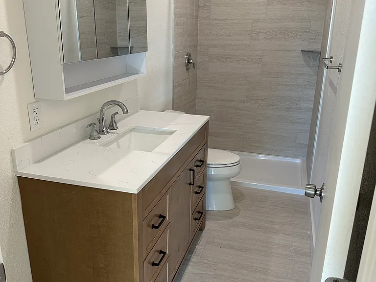 410 Zenith St #3 — Photo 4