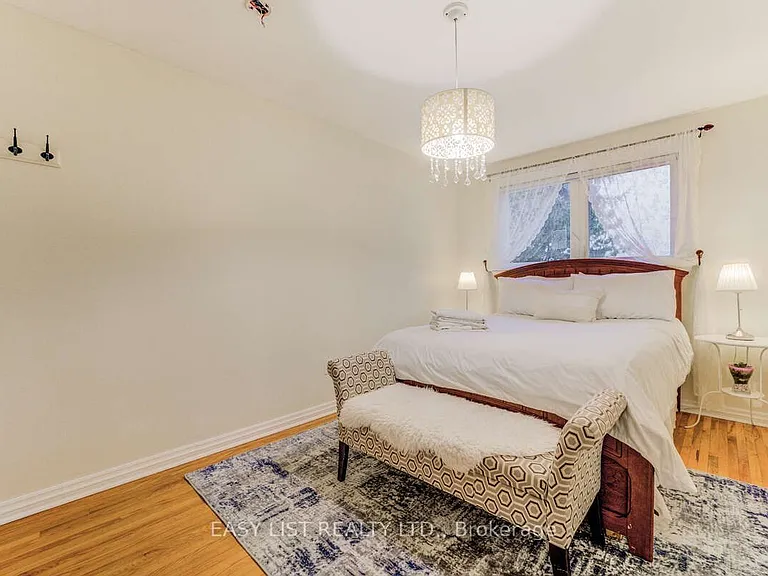 946 McBride Ave — Photo 8