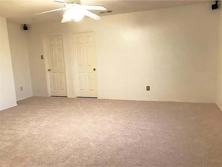 6916 Marigold Ct — Photo 11