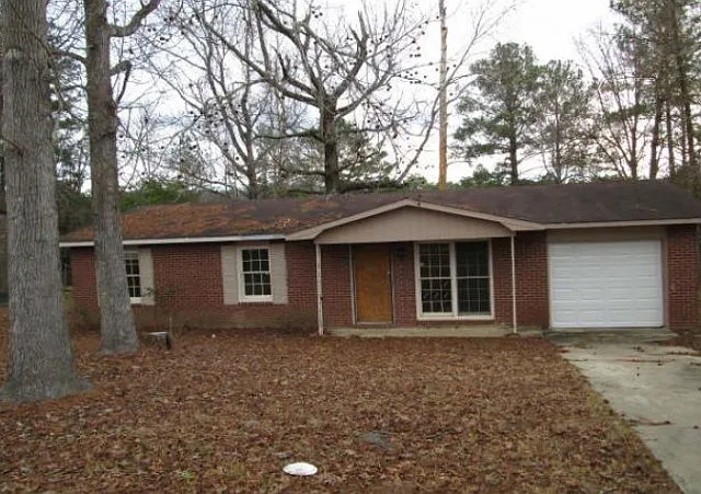 1900 W Park Dr photo 1