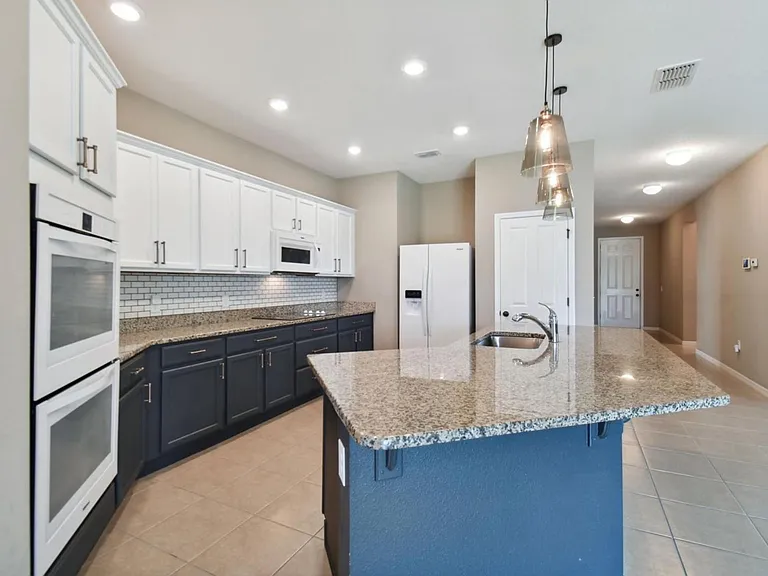 10606 Laguna Plains Dr — Photo 22