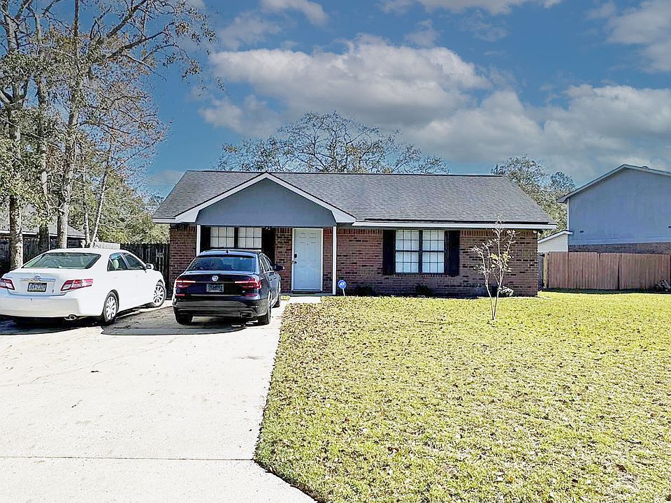 1st image of 1526 Woodcrest Cir