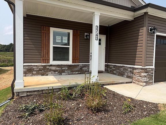 2nd image of 3743 Crimson Clover Ln