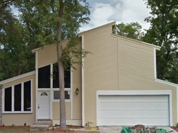 301 Hidden Lake Dr, Sanford, FL 32773