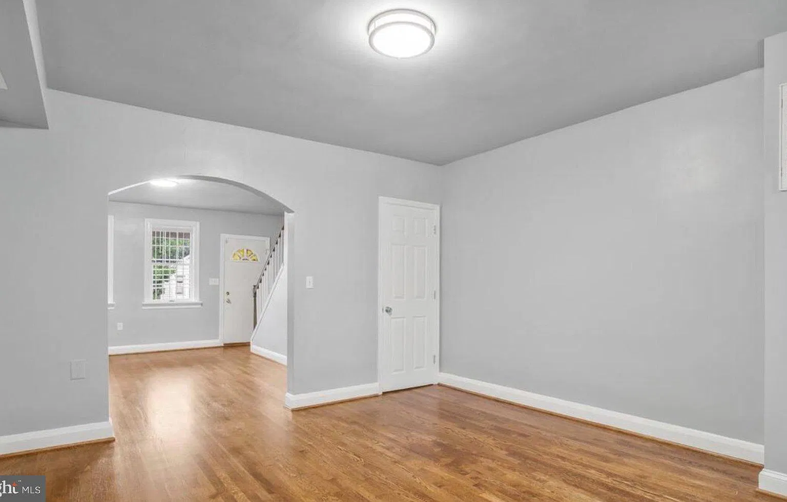 3 bed, 2.0 bath, 977 sqft, $2,000 — Photo 4