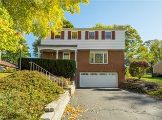 6189 Boxer Dr, Bethel Park, PA
