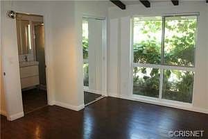 3rd image of 6573 Kelvin Ave