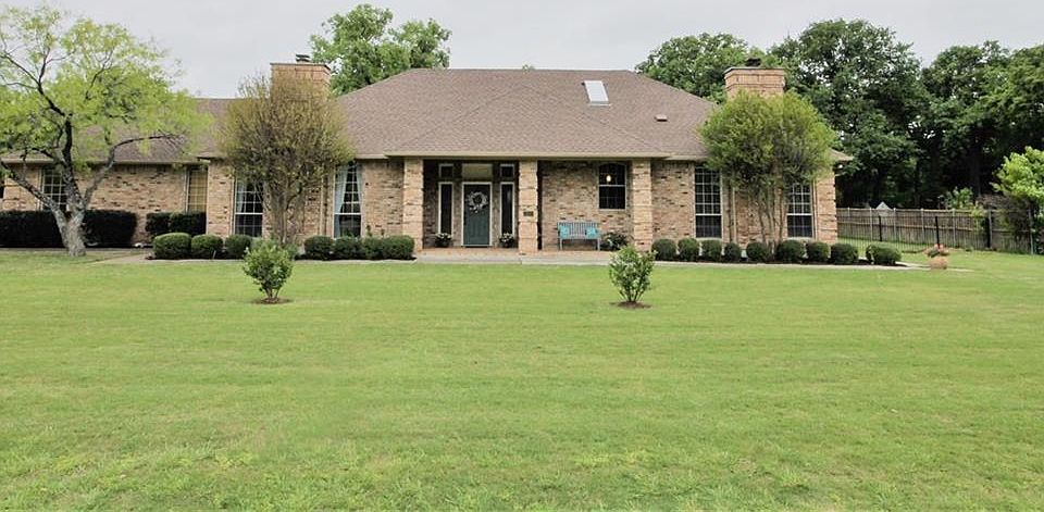 1st image of 165 Canyon Oaks Dr