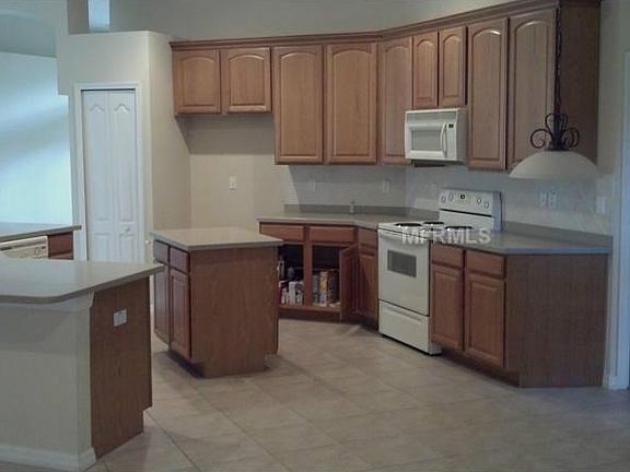 2nd image of 353 Oaklanding Dr