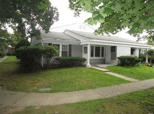 Ticonderoga Ct, Ridge, NY 11961