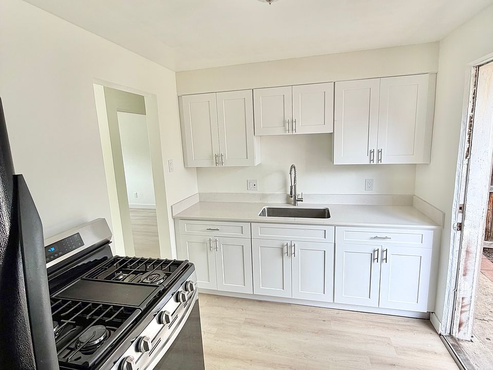 1st image of 1145 Akron St #1145