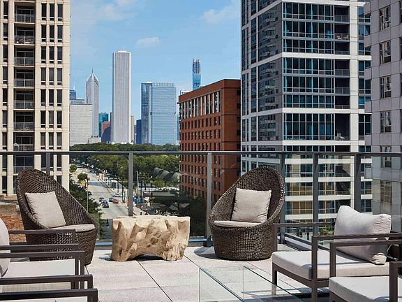 4th image of 1348 S Indiana Ave #1501