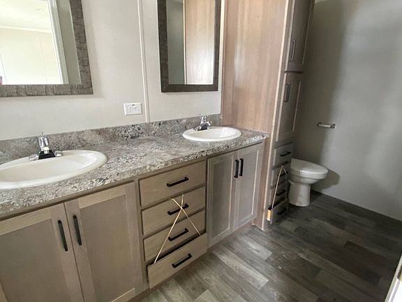 4th image of 57400 Bedford Blvd #105