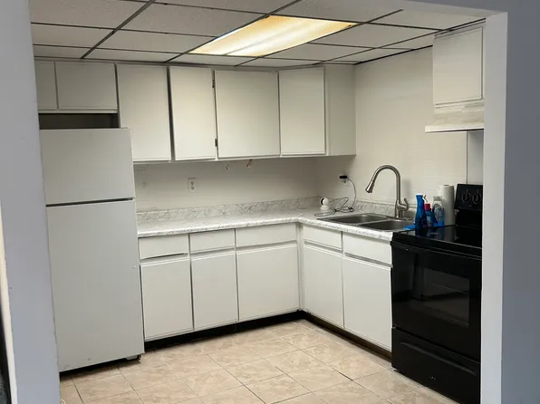 557 Ashland Ave APT D, Aurora, IL 60505