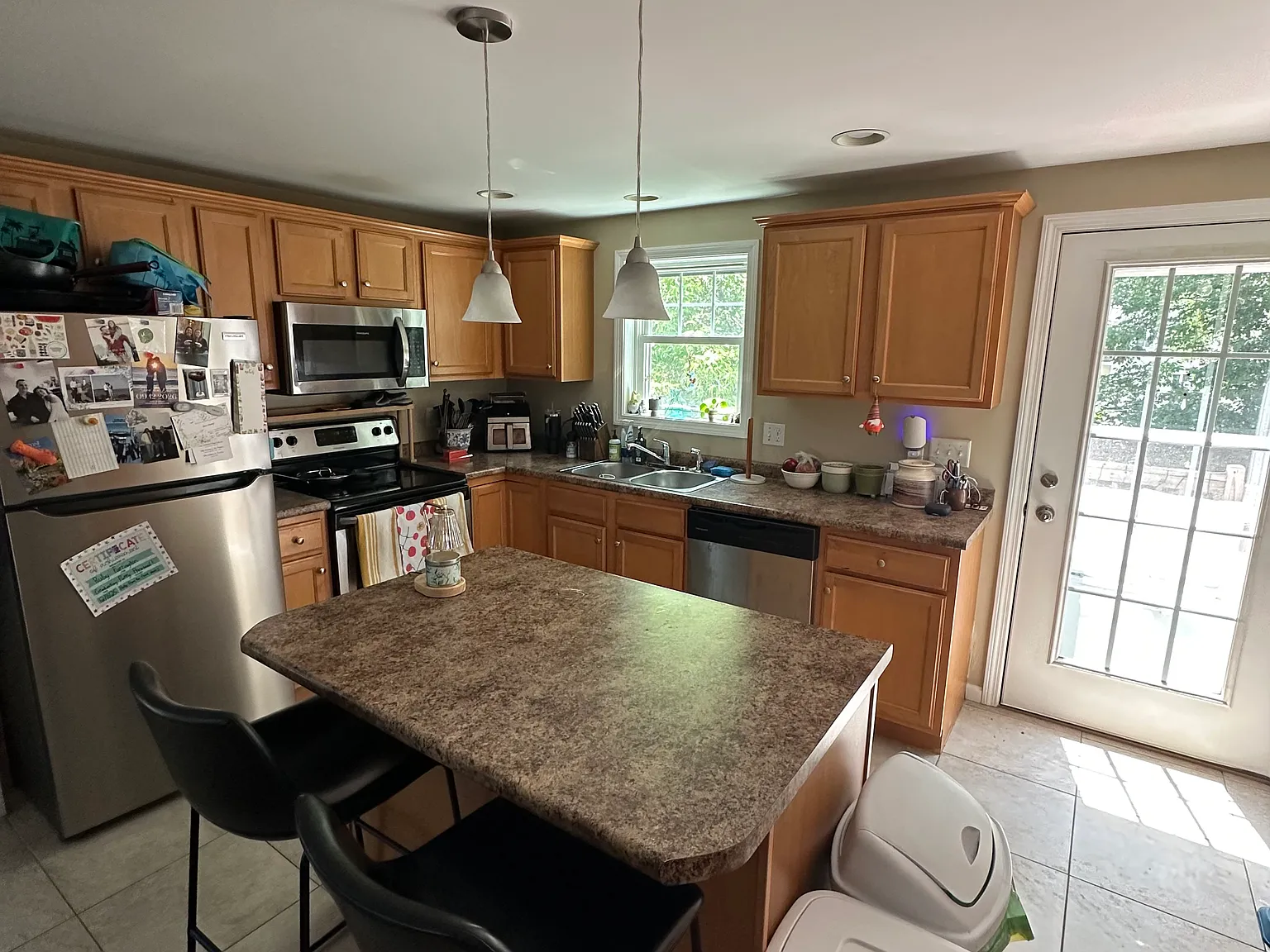 2 bed, 1.5 bath, 1150 sqft, $2,500 — Photo 2