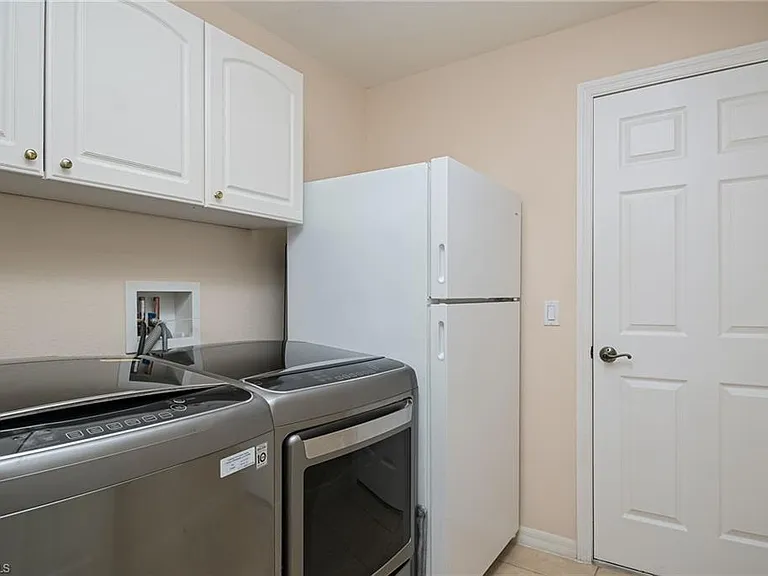 2250 Grove Dr — Photo 26