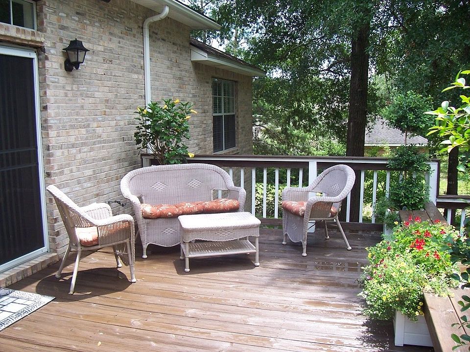2nd image of 401 Ruckel Dr