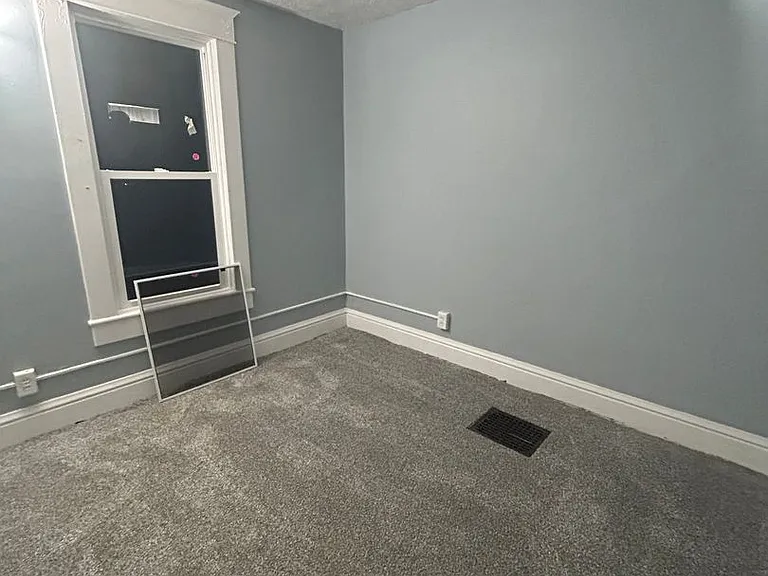614 N Michigan St — Photo 14