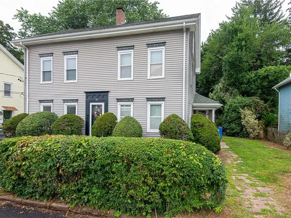 23 Yates St, Lincoln, RI 02865