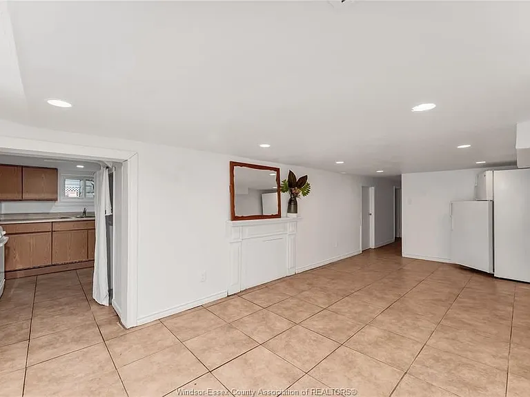 1236 Marentette Ave #LOWER — Photo 6