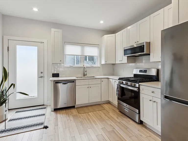 1343 S Lambert St — Photo 8