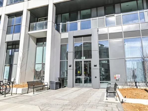 1063 Douglas McCurdy Cmn #411, Mississauga, ON L5G 0C5